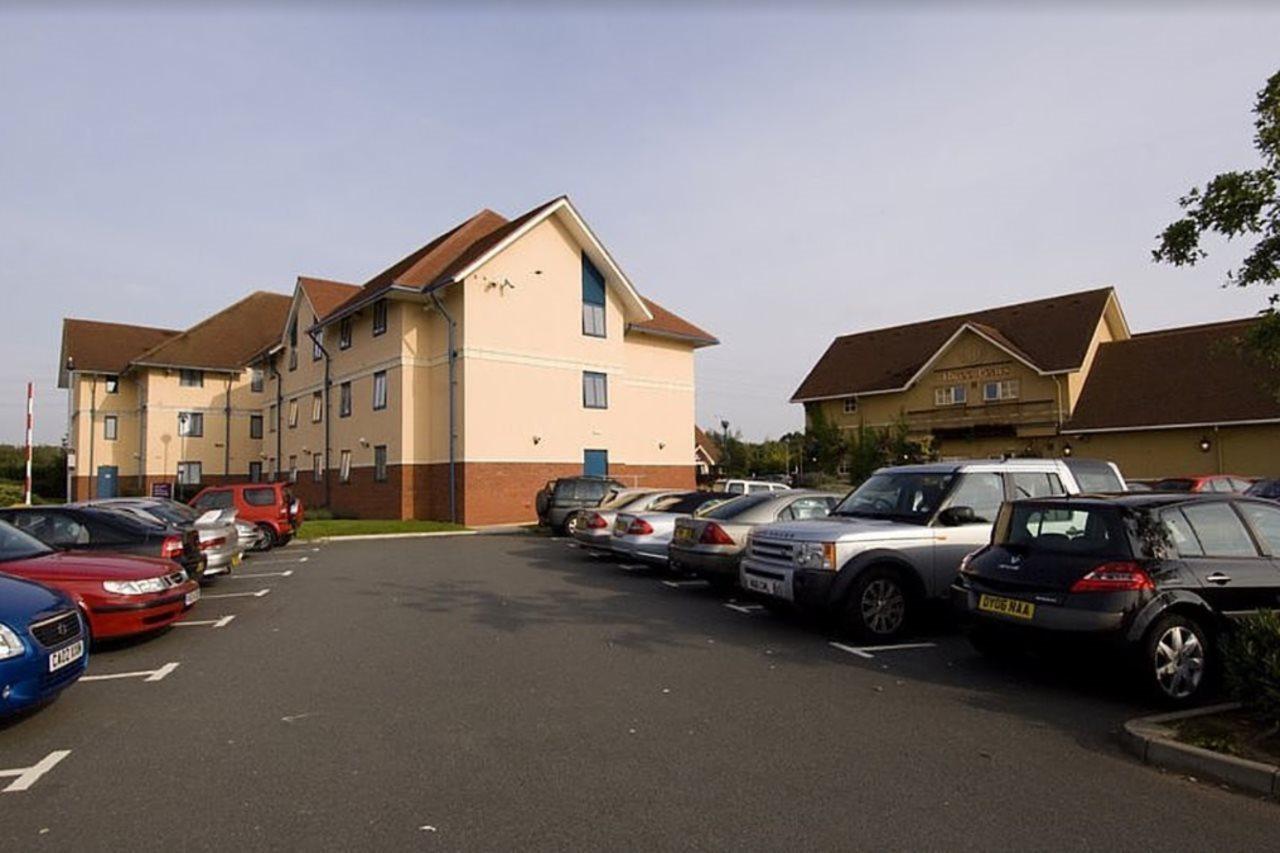 Premier Inn Worcester Exterior photo